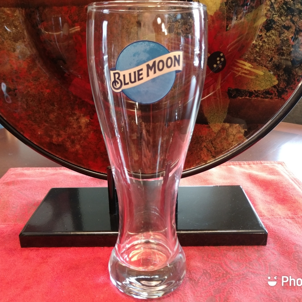 Blue Moon Pilsner Glasses - Picture 2 of 2